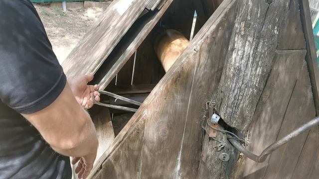Устройство деревенского колодца. Как правильно набирать воду, не расплескать и не утопить ведро.