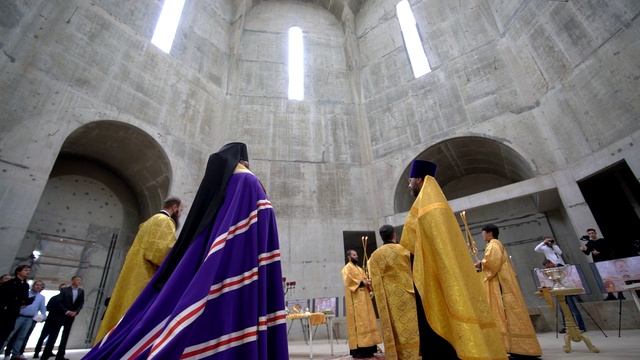 28.07.21 Первый молебен в строящемся храме