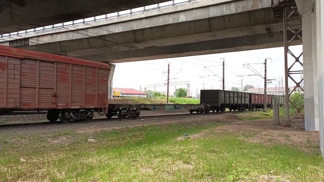 Электровоз 2ЭС4К-010 с грузовым поездом, перегон Рыбацкое-СПСМ