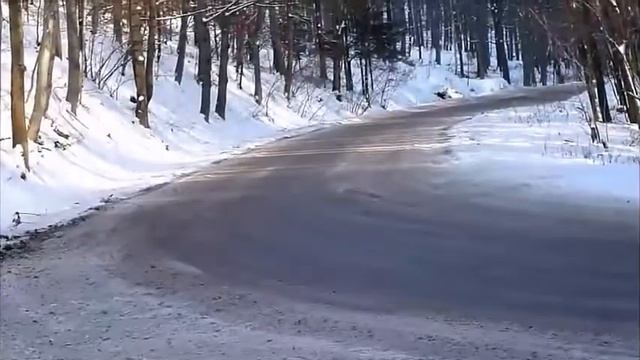 Audi A4 QUATTRO Snow Drifting