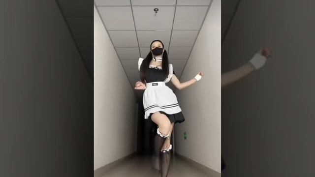 девушка в форме