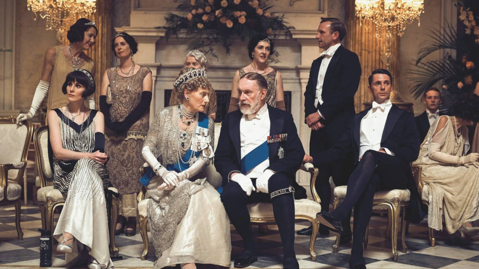 Пока человечество не избавится от "ЧЕРНОЙ АРИСТОКРАТИИ" ее проблемы не закончатся.