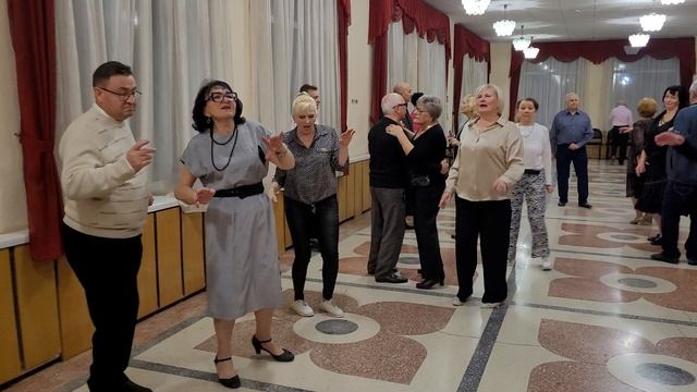 Дарите женщинам цветы... 07.12.24...
