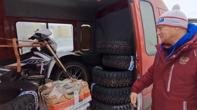 День добрых дел продолжается. В Ресторанчик 
приехал Валерий. Привёз авторезину, медицину, горелки..