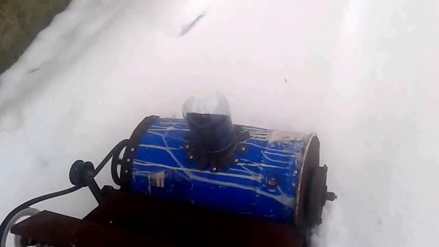 Снегоуборочная машина. Электрическая.