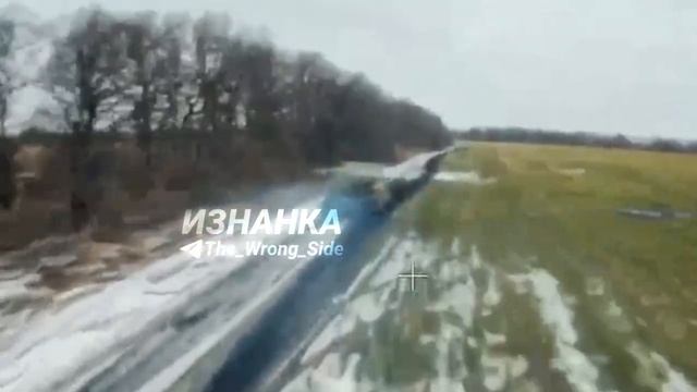 🇷🇺Дроноводы с применением FPV уничтожили три танка, два пикапа и одну ББМ.

Хороший улов...