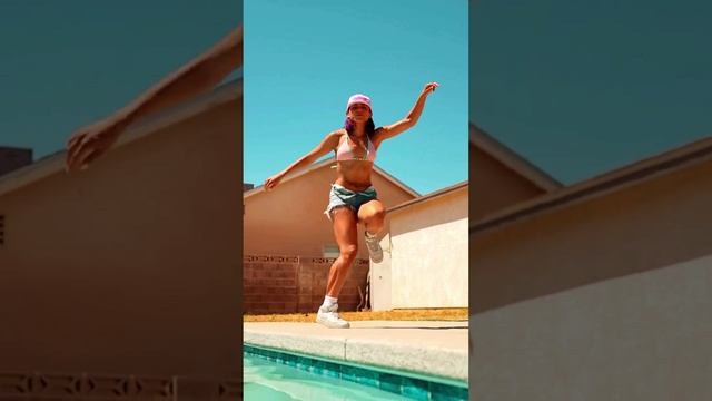 The Hollies – Длинная Классная Женщина В черном Пла❤️ Shuffle Dance