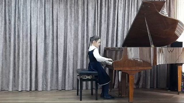 Курдюкова  Карина,  9 лет,  фортепиано