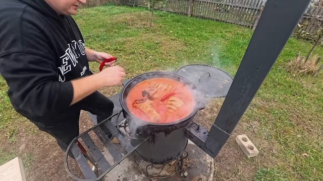 РУЛЬКИ ТОМЛЕНЫЕ В ТОМАТНОМ СОКЕ В КАЗАНЕ НА КОСТРЕ! КАРТОШКА ПО-ДЕРЕВЕНСКИ! ВЫ БУДЕТЕ В ВОСТОРГЕ!