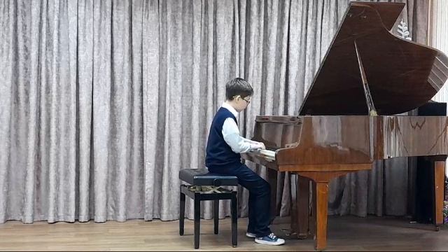 Галушкин  Дмитрий,  9 лет,  фортепиано
