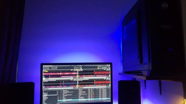 Reloop Terminal mix 8 on Traktor