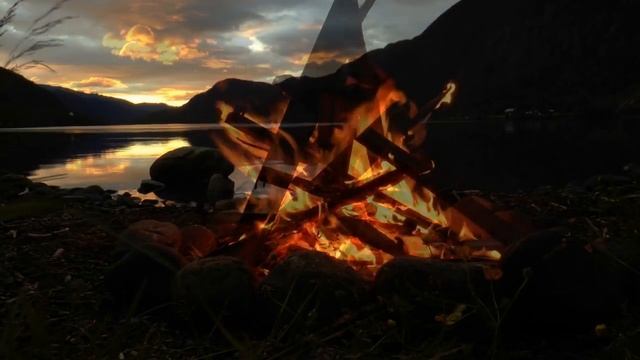 Костёр на берегу озера
Lakeside Campfire with Relaxing Nature Sounds