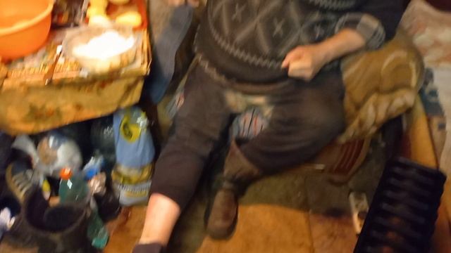 Собрал денег инвалиду живущему в гараже. г.Новокуйбышевск.