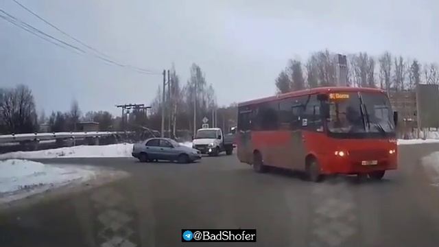 Киров, почти ДТП, 11.12.2024