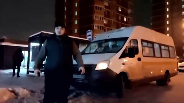 В Балашихе в маршрутке очередной водятел маршрутки отказался принимать оплату через валидатор.