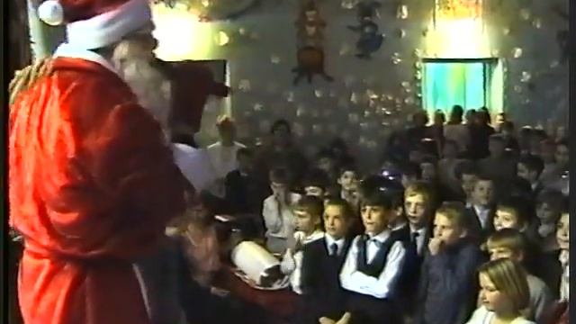 Новогодний утренник Ани в 3 классе.1999 год...(3)
