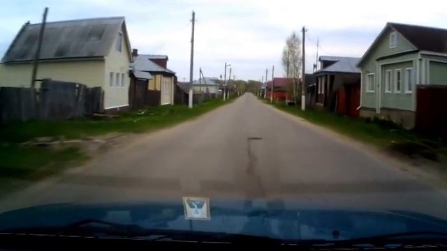 Курицы на дороге.