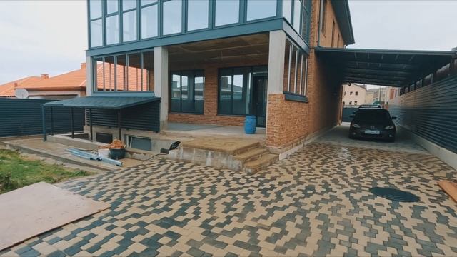 Большой дом в г. Анапа 267 кв.м. с Зимнем садом подвалом и прекрасным местом расположения + газ