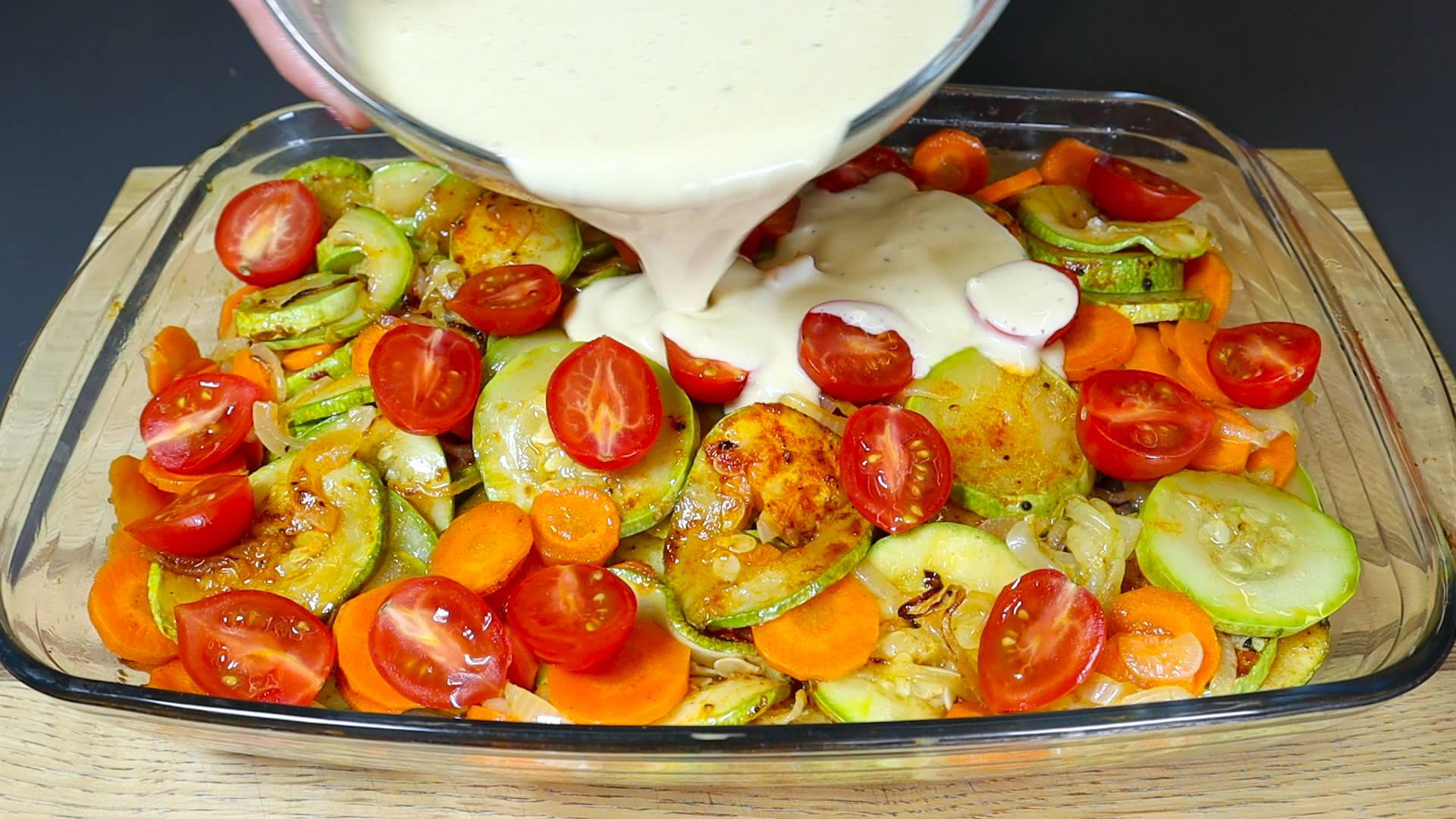 Я готовлю по этому рецепту почти каждые выходные! Невероятно вкусные кабачки!