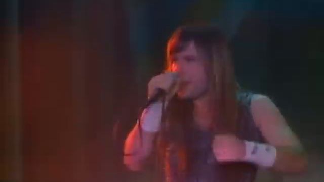 Iron Maiden - Hallowed Be Thy Name (Live at Long Beach Arena)