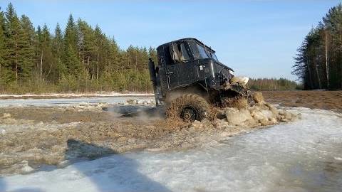 ГАЗ 66 и Suzuki Jimny ломают лёд полностью! GAZ 66 deep water offroad!