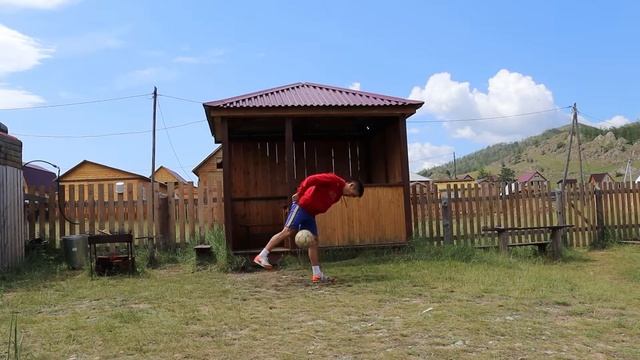 Три способа поднять мяч. Футбольные финты. Футбол. Мяч. Фристайл.