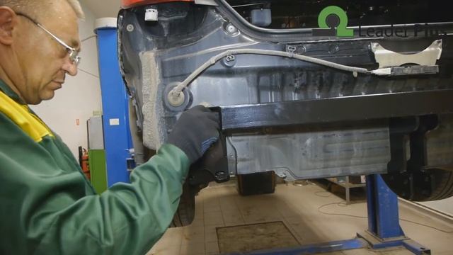 Установка фаркопа Leader T106-А. TOYOTA CAMRY (седан), номер кузова (V40) 2006 - 2011 г.в., номер ку