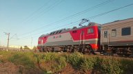 Электровоз ЭП2К с поездом Выборг-Москва на перегоне Парнас-Ручьи