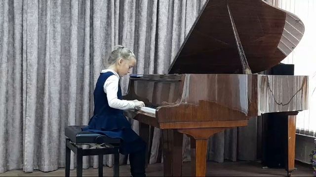 Федяева  Ксения,  9 лет,  фортепиано