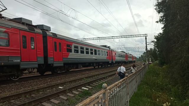 Электропоезд ЭД4М-0407 "Комфорт" сообщением СПБ-Оредеж