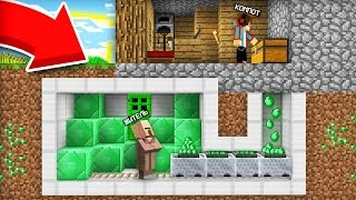 ЖИТЕЛЬ ВОРОВАЛ У МЕНЯ ИЗУМРУДЫ 5 ЛЕТ В МАЙНКРАФТ _ Компот Minecraft