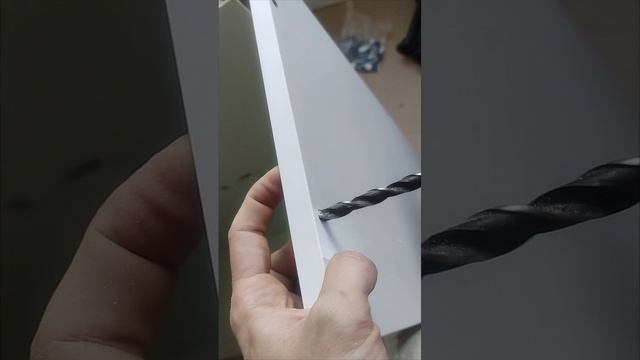 Сверлим недостающие отверстия