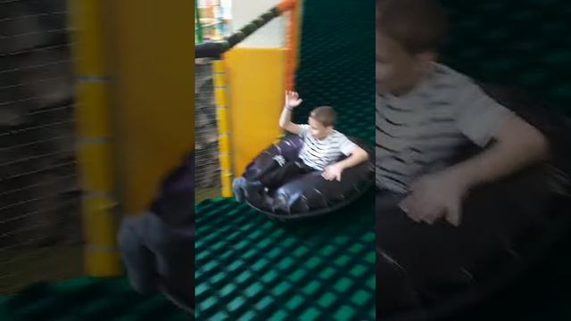 На ватрушке
