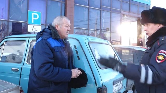 Внимание на парковки для инвалидов: Госавтоинспекторы Искитима провели профилактическое мероприятие