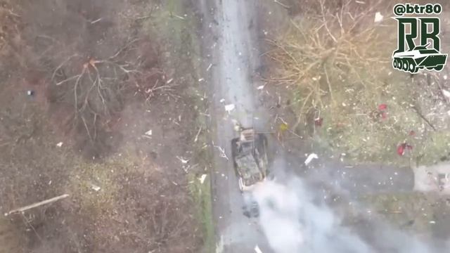 💥Бронемашина ВСУ подорвалась на минах, дроноводы накрыли экипаж
🗺️На Южно-Донецком направлении🔽🔽
