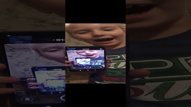 отражение в зеркале хи-хи