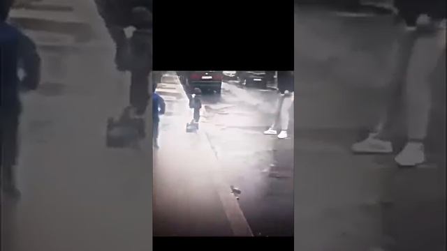 Папа вам не мама. 😂