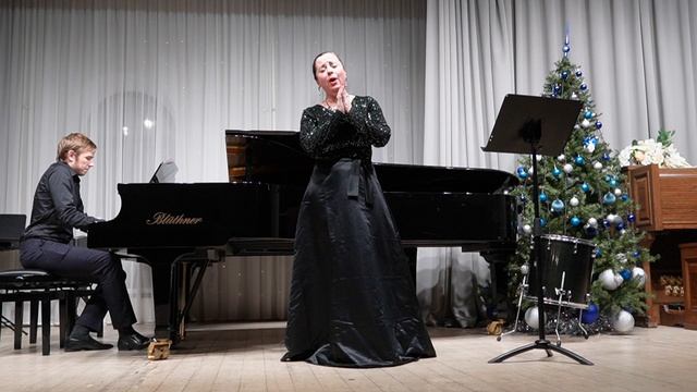 Александра Конева исполняет арию Тоски Пуччини. Фортепиано — Данила Попков