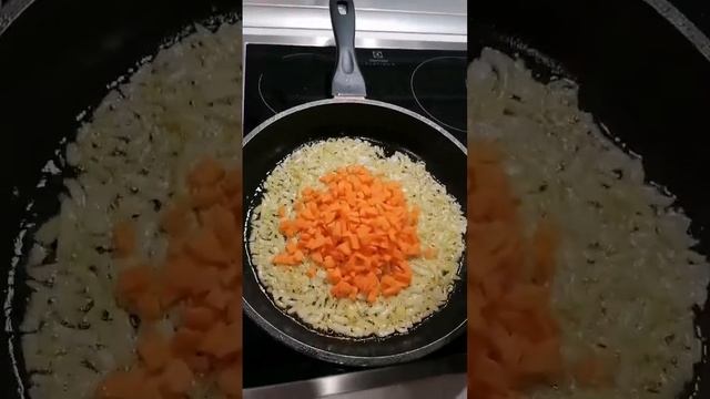Шакшука на сковороде