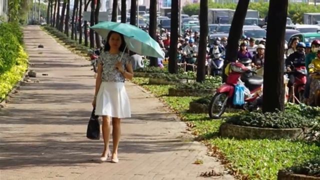 Bị đ á nh tơi b ờ i vì chu p ả n h xe khách 'đá nh võ ng lạng la'ch'