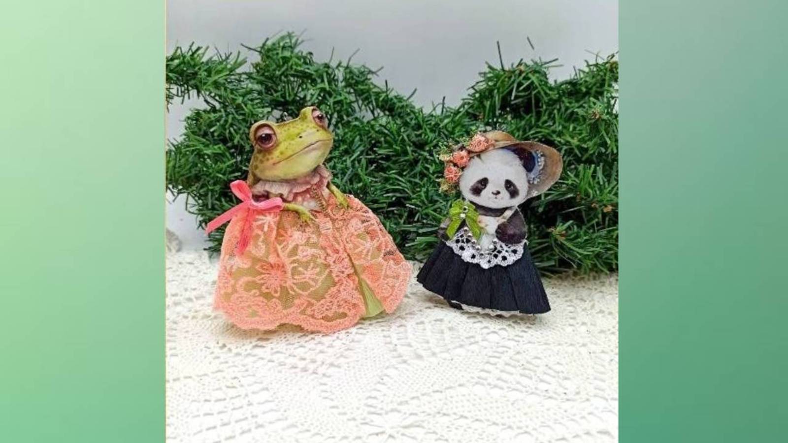 Елочные игрушки в старинном стиле. Панда и лягушка.