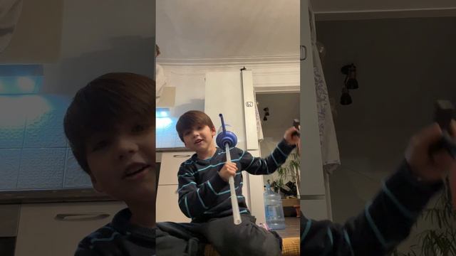 Петрушка - первое видео