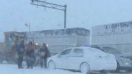 Полтысячи большегрузов застряли на границе России и Казахстана из-за снегопада и метели