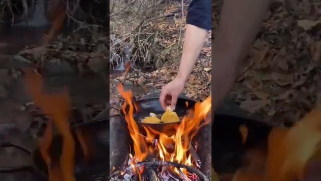 Приготовление хрустящей курочки на природе🍗