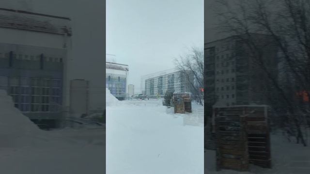 2024-12-13-140639980.mp4 Елена Дружиненко Воркута сегодня! Готовят снежный городок!!!