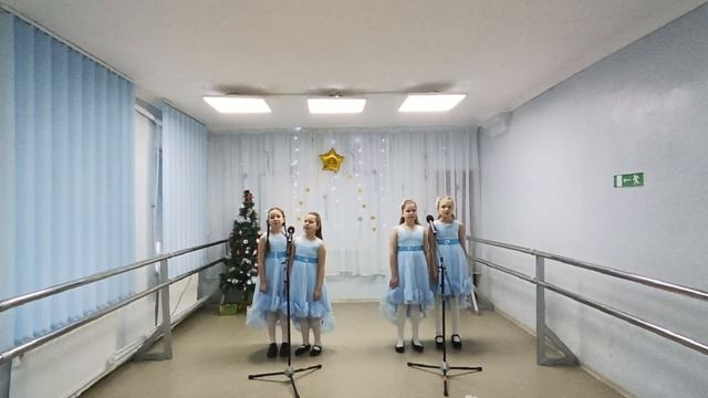 Вокальный ансамбль "Веселые нотки" песня "Рождество"
