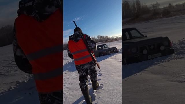 Засадили Nissan Patrol в сугроб