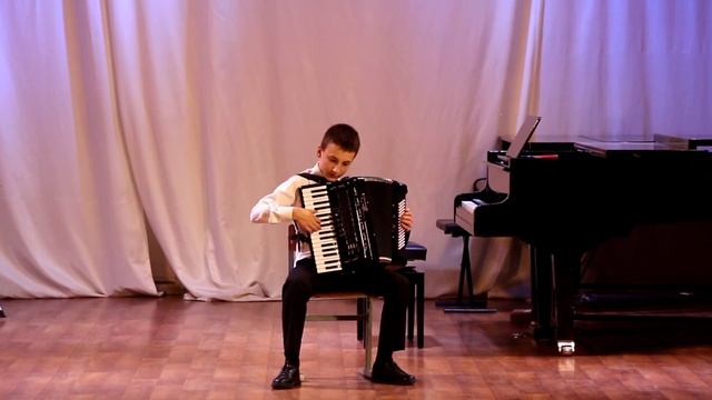 04 Валерий Прокудин "Грустный паровозик", исп. Снигирев Даниил  пед. Зорина Т.В.