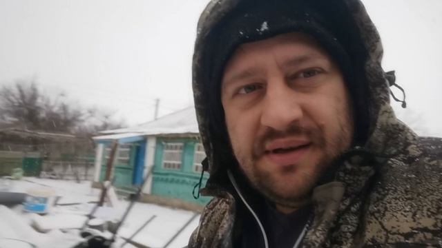 Работа по хозяйству, шиномонтаж и метель.
