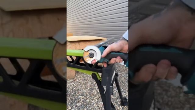 Аккумуляторная УШМ Makita